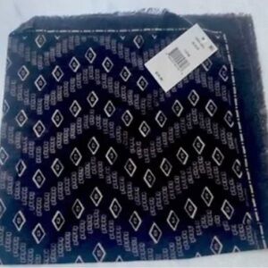 𝅺steve Madden bandana type scarf. NWT